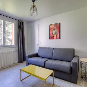 hostnfly-apartments-magnificent-studio-near-the-canal.fr-paris.fr/