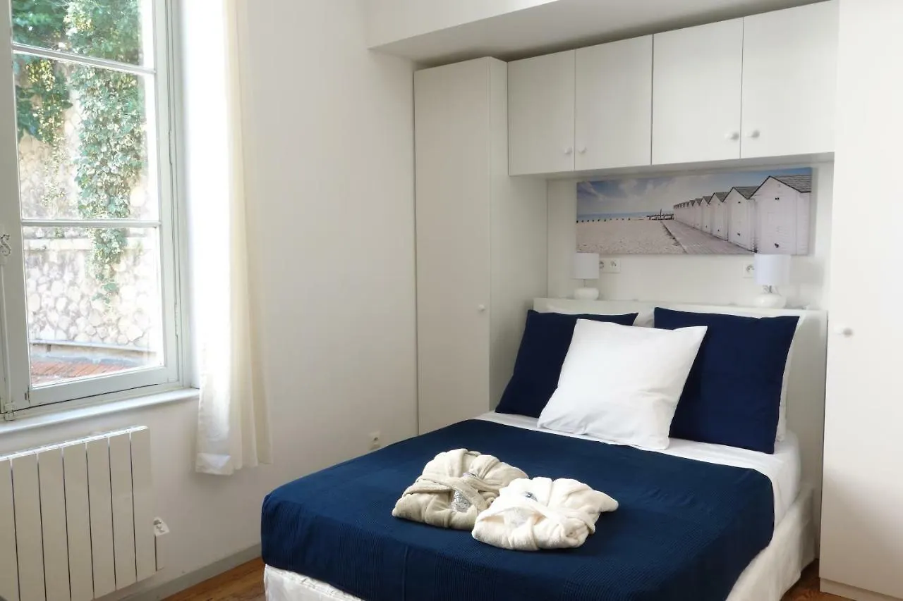 Arles Holiday - Le Studio Chic Apartment